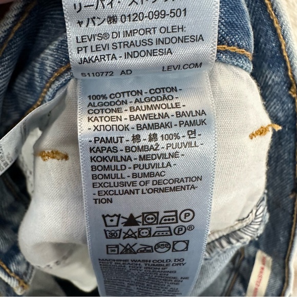 Levi’s high waisted mom shorts women’s size 28 distressed light wash - Picture 7 of 7